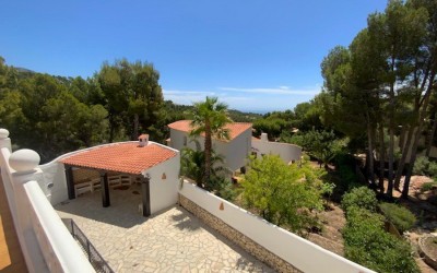 Villa for sale with lovely mountain views in Altea Costa Blanca.